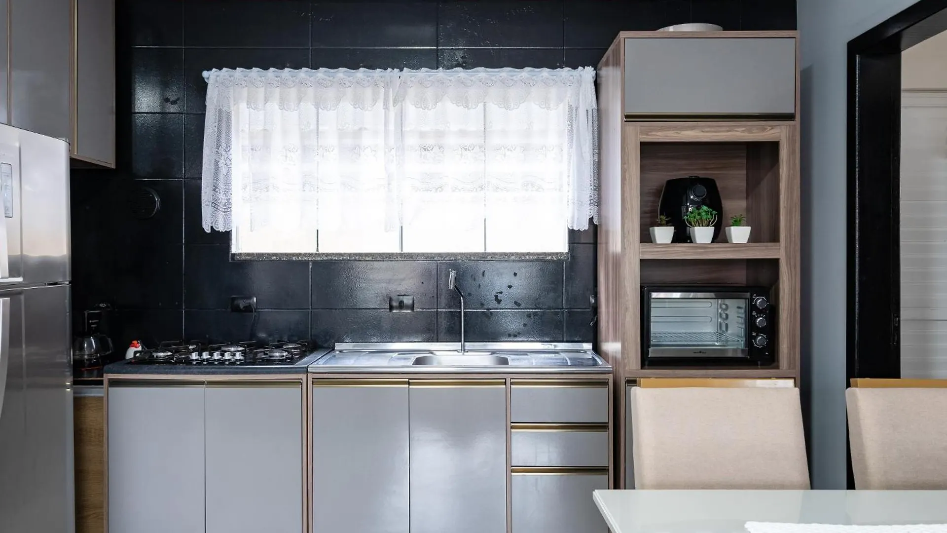 Apto A 180M Da Praia, Dois Quartos, Sala De Estar, Cozinha Completa, Churrasqueira, Wi-Fi E Vaga Privativa De Garagem Ideal Para Familias Ou Amigos Viverem Momentos Inesqueciveis Reserve Agora Mesmo Itajubá
